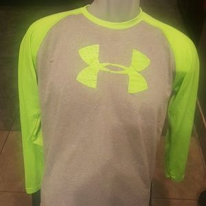 Lg Yth Under Armour shirt in excellent condition.